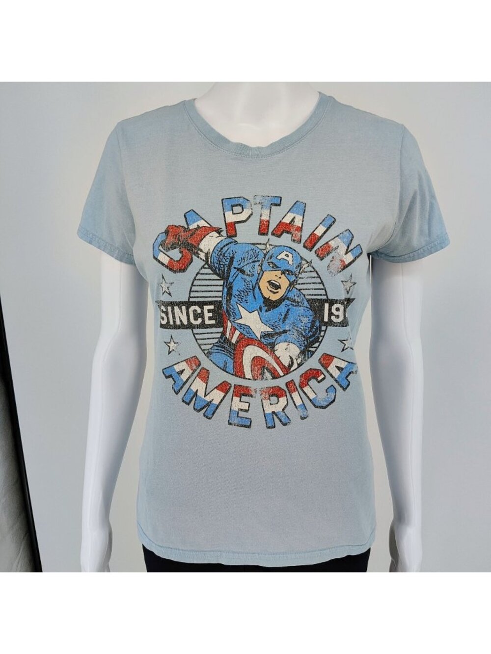 Marvel Captain America "Since 1941" Distressed Logo Light Blue T-Shirt (S)